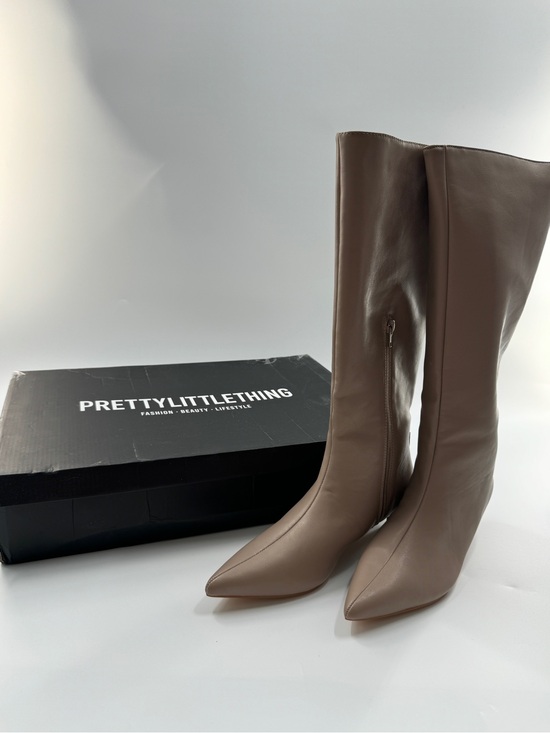 PrettyLittleThing Shoes - PrettyLittleThing Mushroom Point Toe Knee High Boots – Women’s US 7 NIB